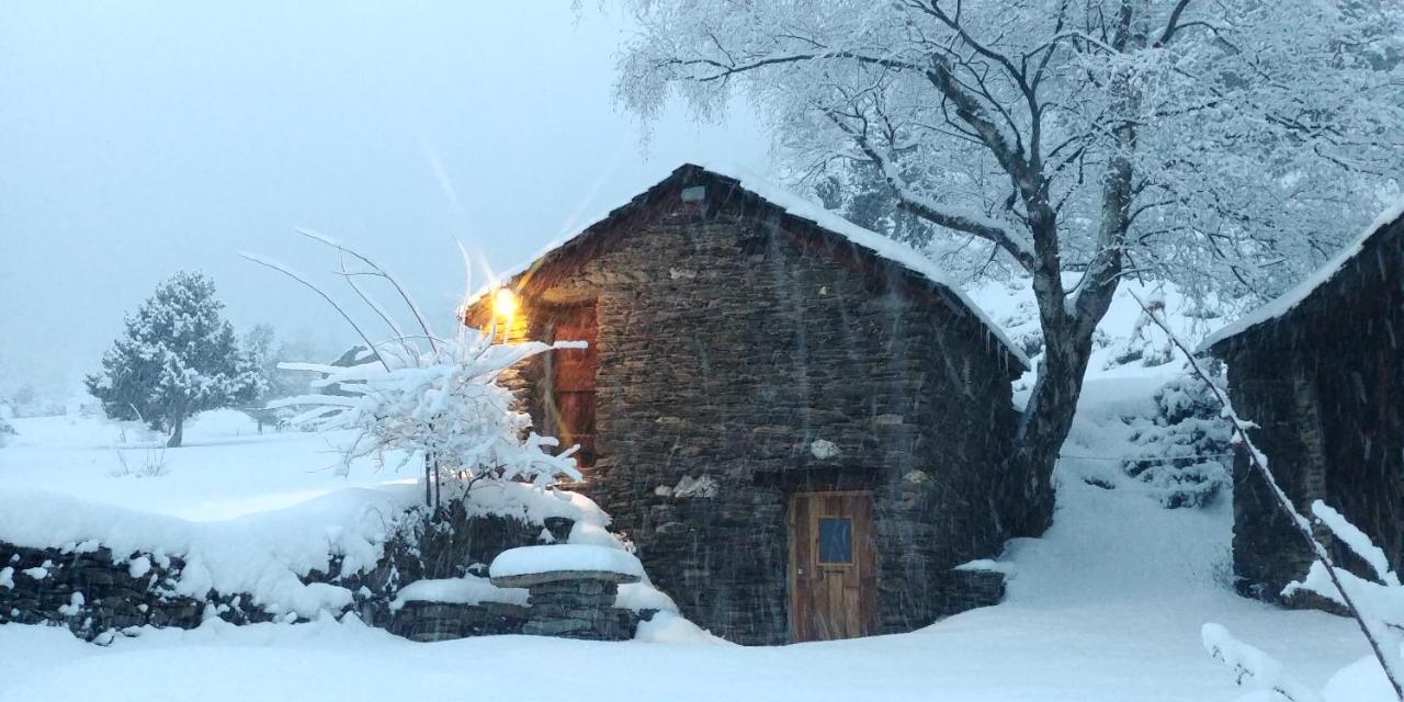 Отель Bordes Pirineu, Costuix Areu Экстерьер фото